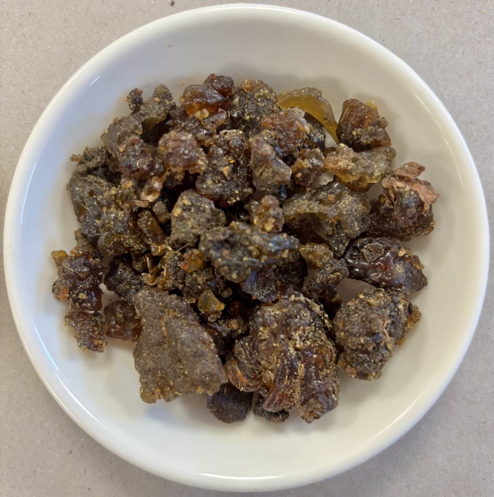 100 % természetes, édes-balzsamos-fanyar illatú gyanta - ellazulás, meditáció, intimitás, immunerősítés